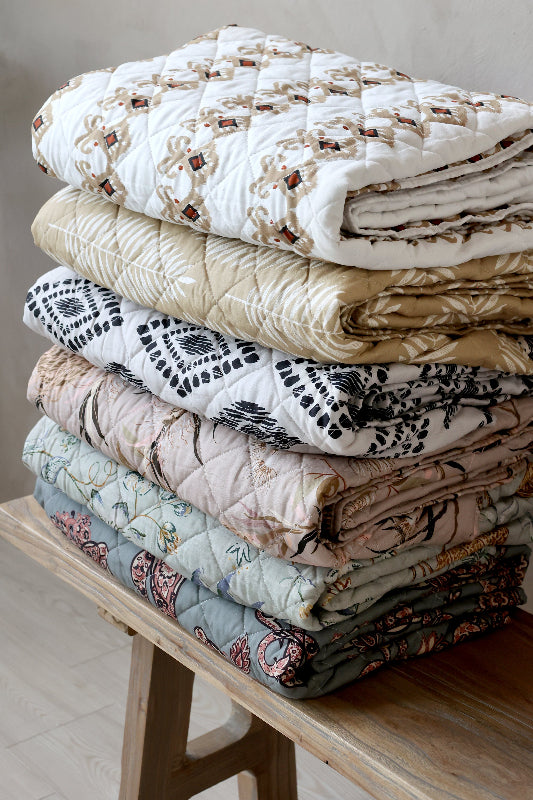 Nap blanket Aix quilted floral green Chic Antique