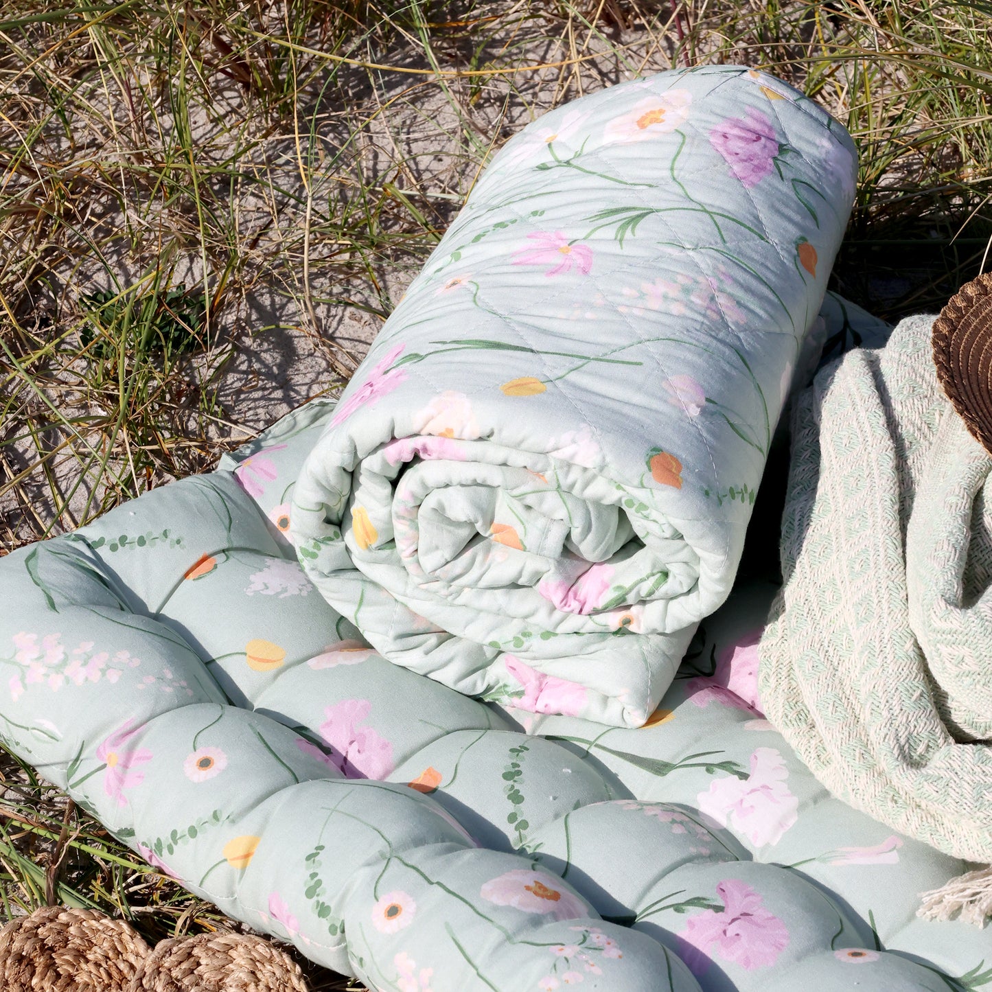 Nap blanket Aix quilted floral green Chic Antique