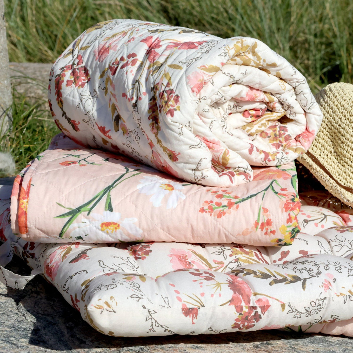 Nap blanket Aix quilted floral rose Chic Antique
