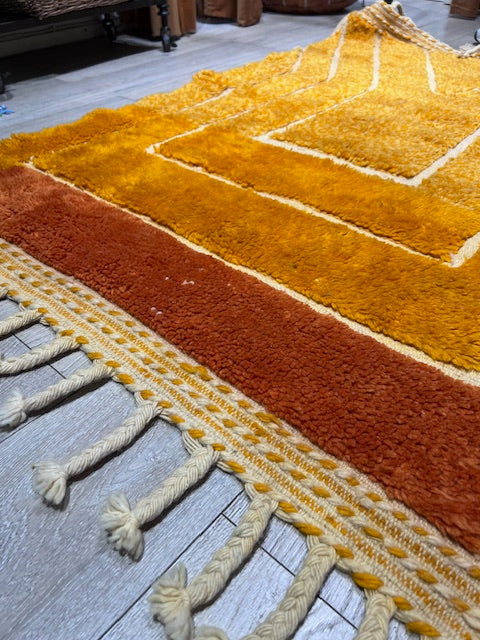 Moroccan rug 108 x 175 cm