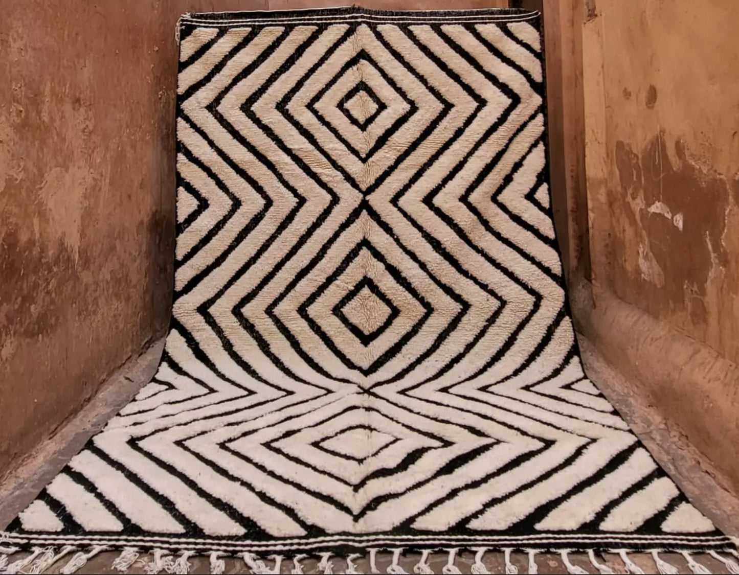 Moroccan rug 207 x 331 cm