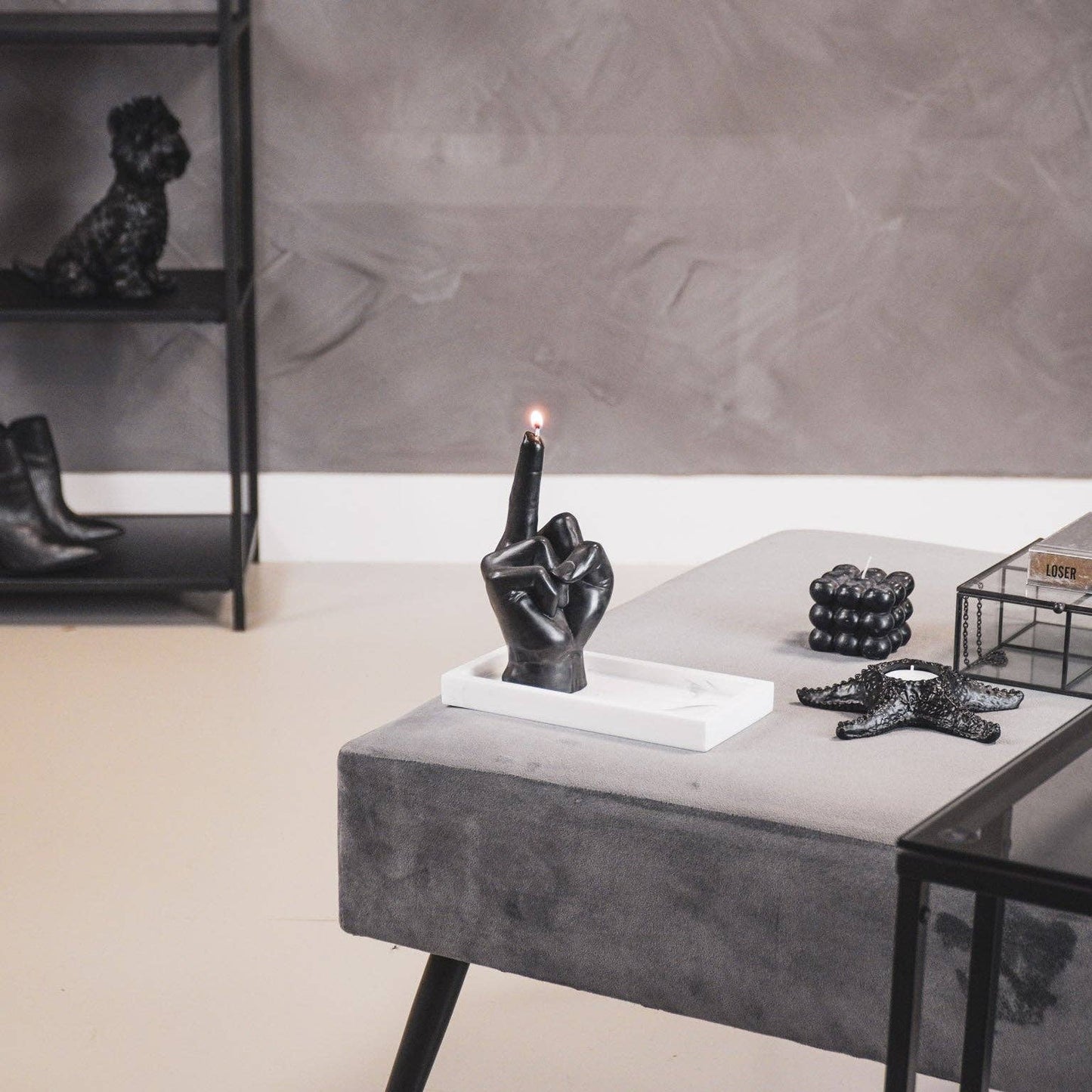 Candle Middle Finger, black 570g - 10x9x17cm