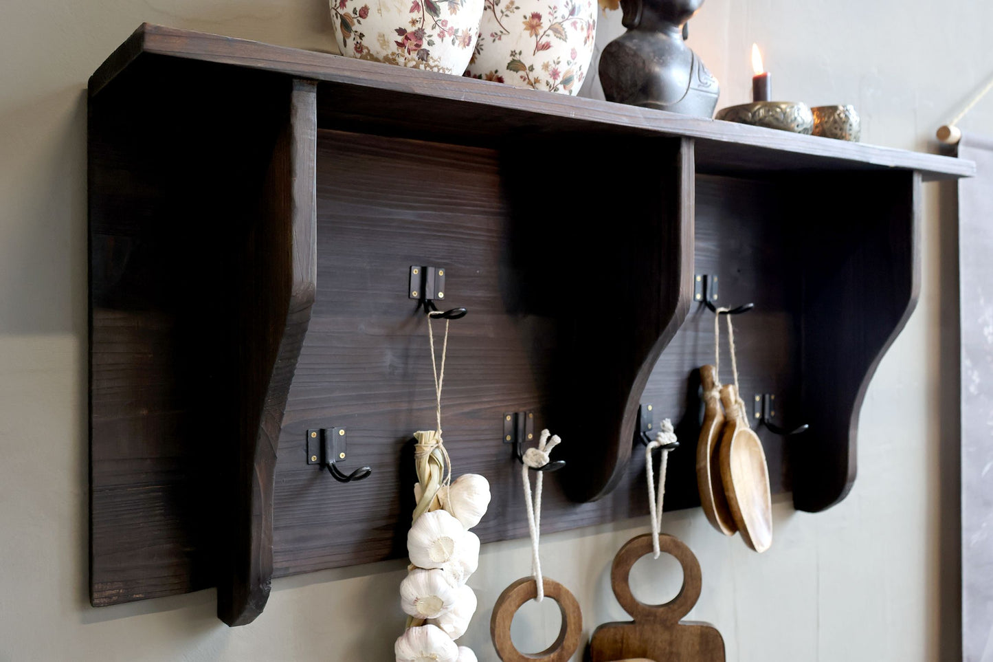 Hylly koukuilla Chic Antique