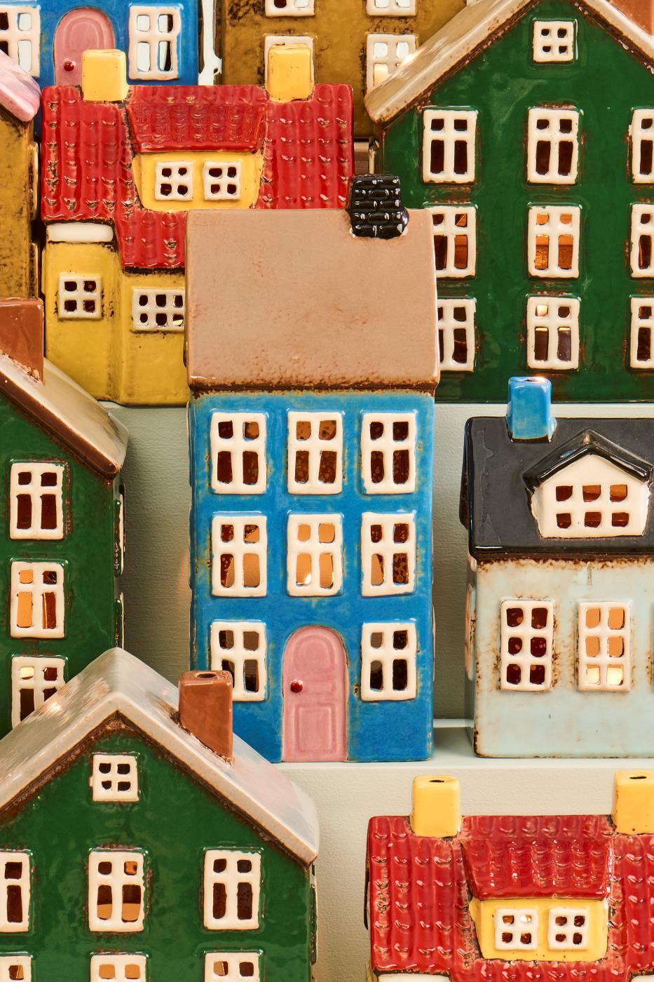 Talolyhty Nyhavn sininen vaaleanpunainen ovi