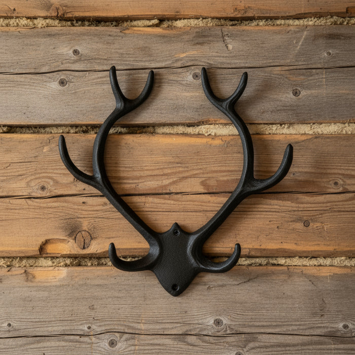 valurautainen naulakko poronsarvet